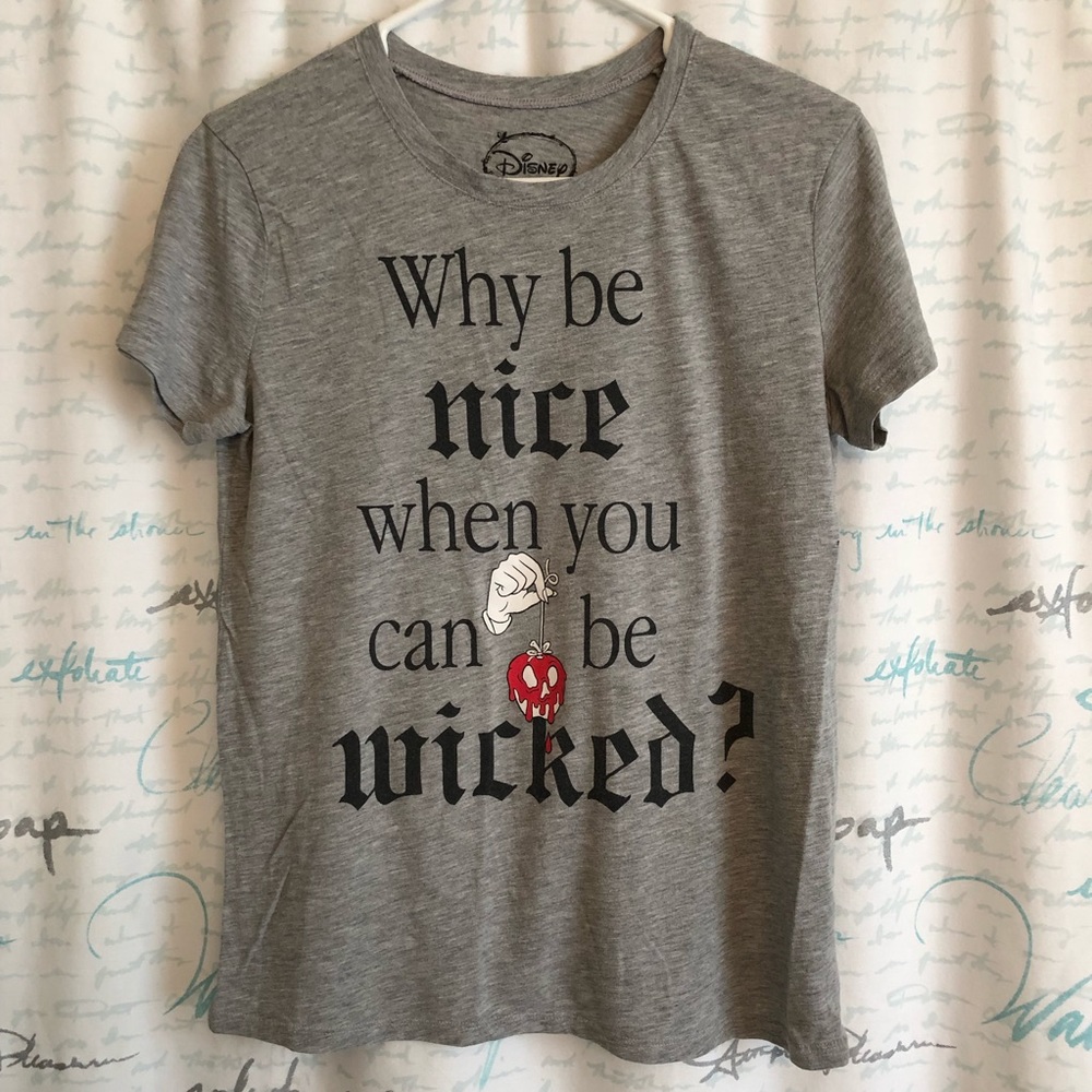 Snow White inspired Disney tee